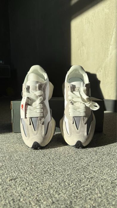 Ретро-кросівки NB327