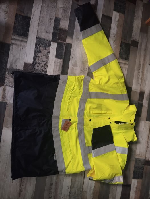 Odblaskowa krótka przeciw deszczowa