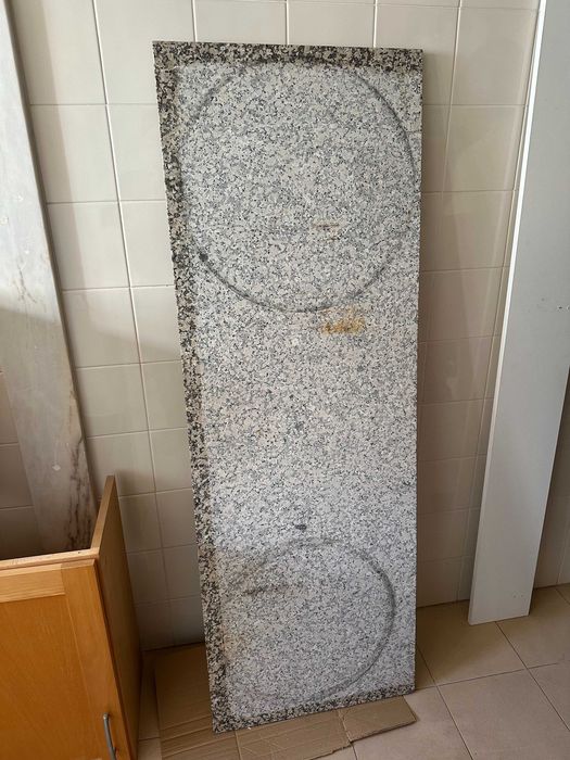 Cozinha completa 4,13m (móveis e bancada) – 225€