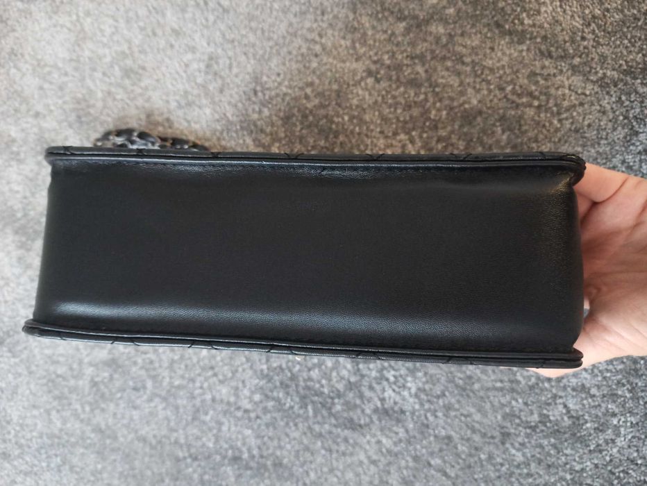 Mala preta nunca usada