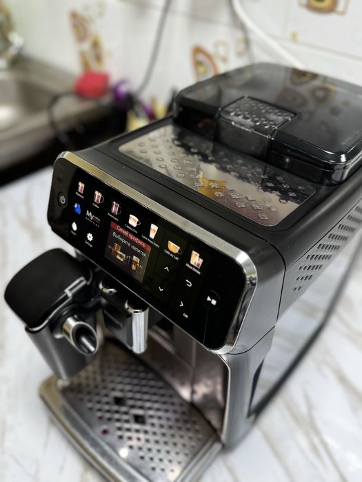 Зернова кавоварка Philips latte go 5400 супер стан