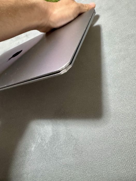 MacBook Air M1 (2020) – 8GB RAM | 256GB SSD