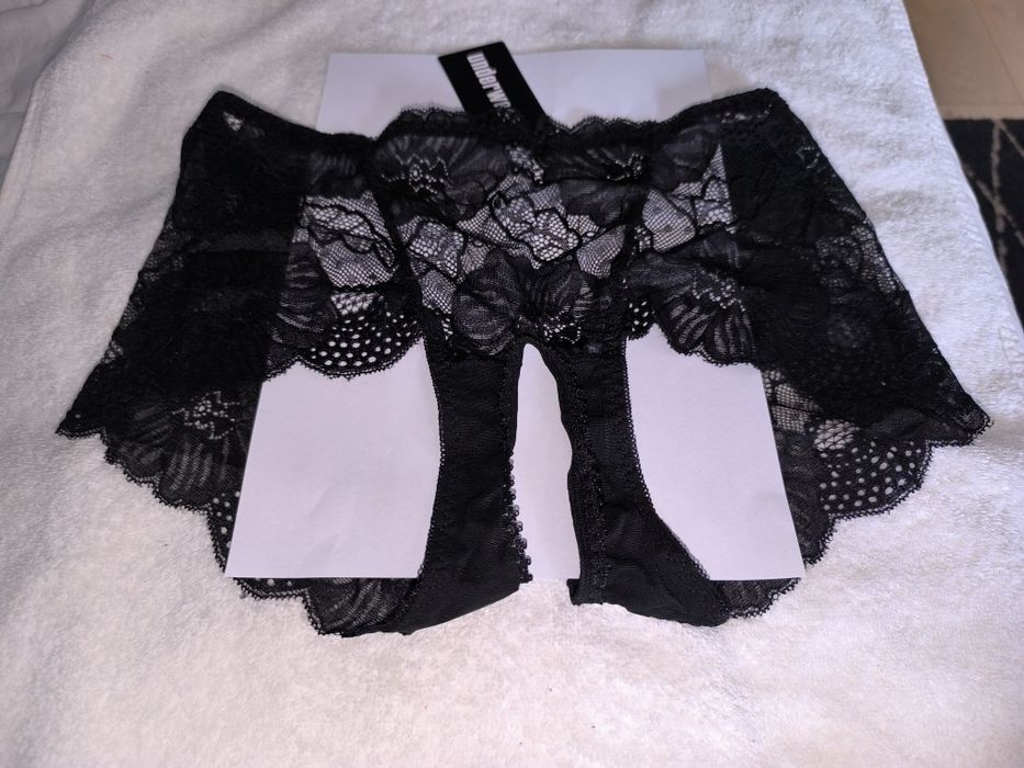 Majtki koronkowe otwarte