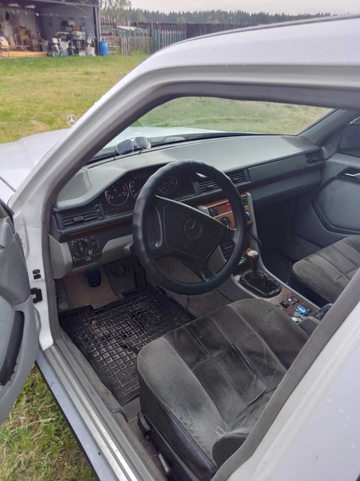 Продам Мерседес E250 дизель 124 кузов