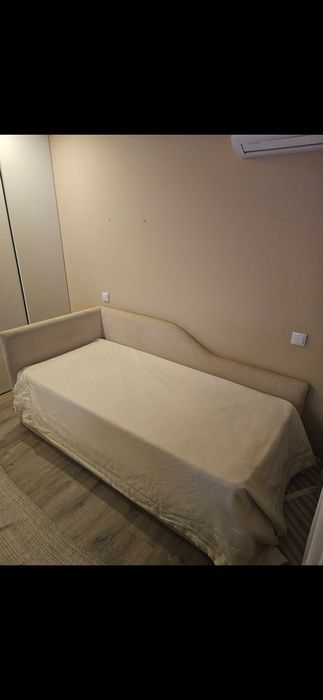 Cama de solteiro para mulher/criança