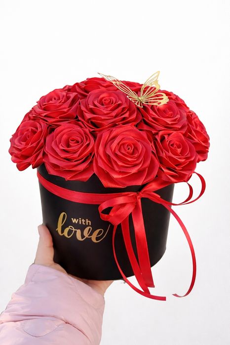 Квіти з атласної стрічки