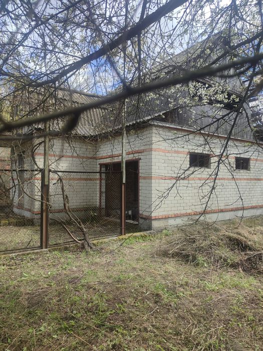 Продам дачу з будівлями