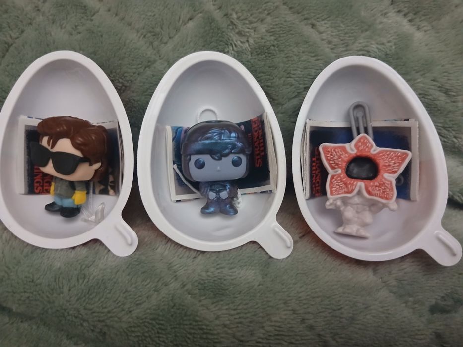 Продам фигурки"очень странные дела"