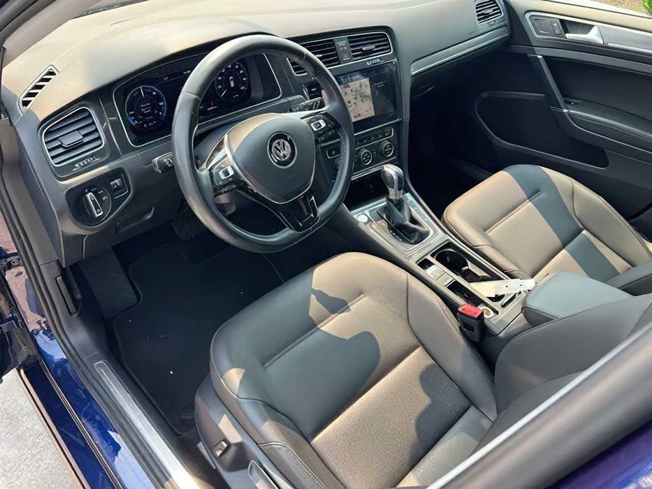 Volkswagen e-Golf SE      2019