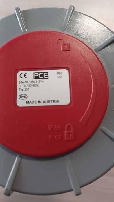 Gniazdo siłowe 63A 4P PCE