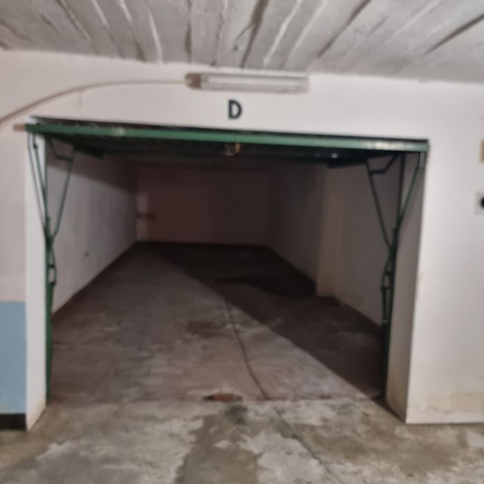 Alugo garagem setubal.fonte nova