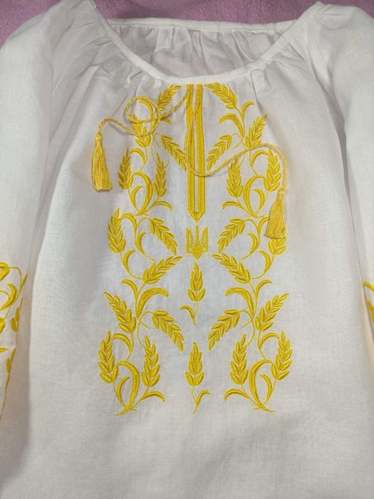 Жіноча вишиванка. Натуральна тканина. Розмір S+-. Індивідуальний візер