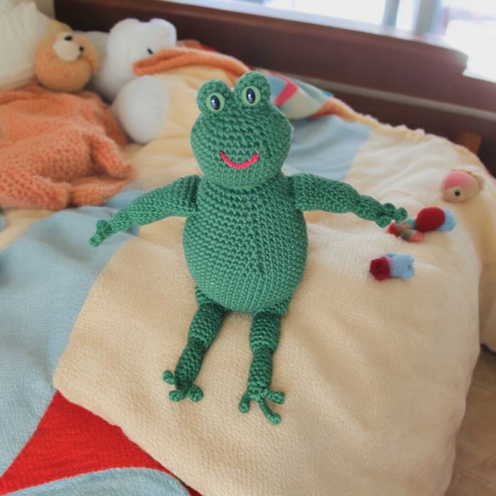 Pleciona maskotka żaba