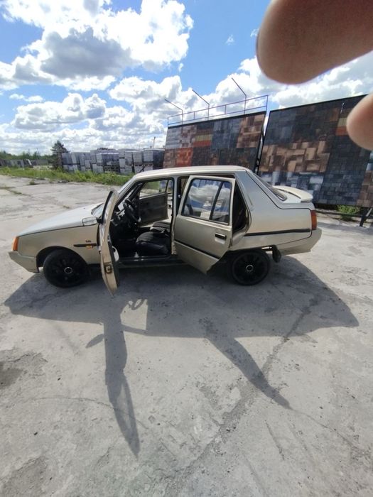 Продам автомобіль Славута