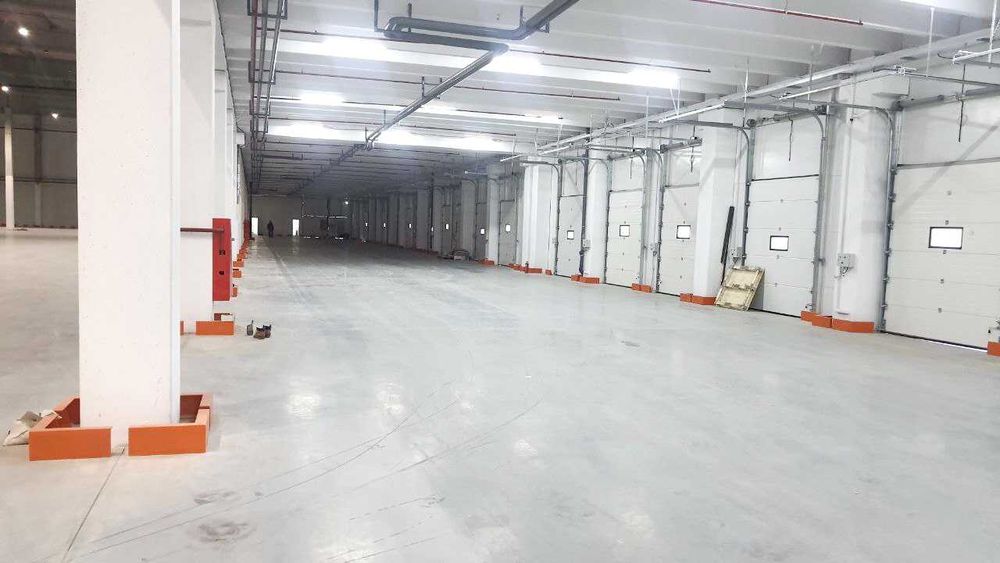 фасадний 4300м2 клас А біля Бориспіль. Мезонін  по 133 грн/м2. Діючий.