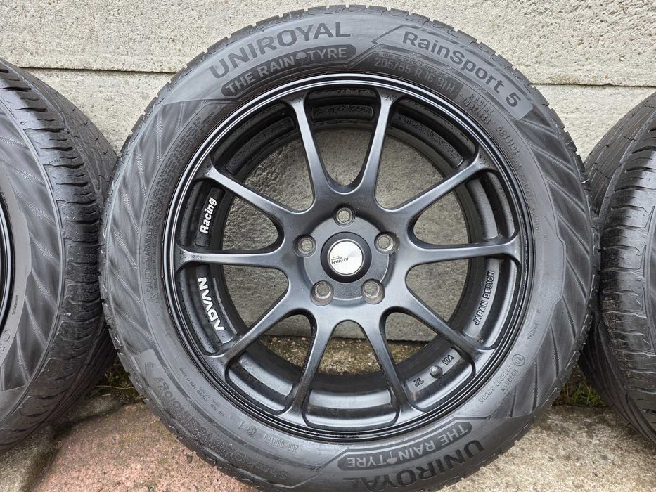205/55R16 Uniroyal RainSport5 + Felgi Adavan