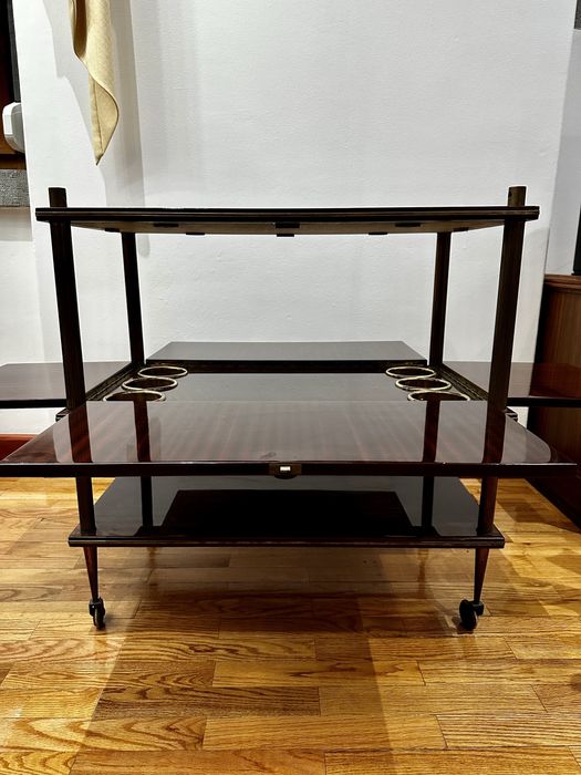 Movel Bar 360° madeira cor mogno