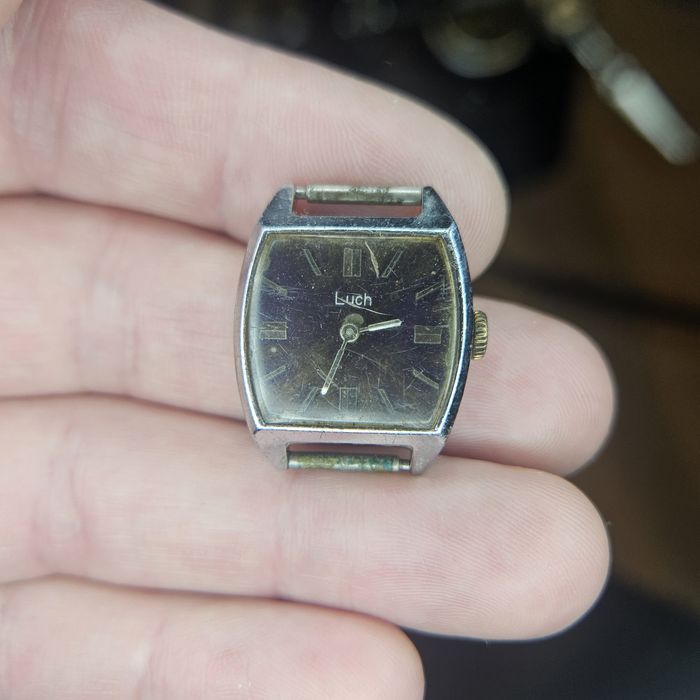 Лот вінтажних радянських годинників (Звезда, Луч, Слава) під реставрац