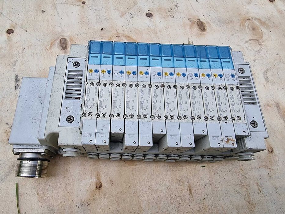 Wyspa zaworowa SMC SY3000 SY3100 SY3300 kompletna sprawna OKAZJA