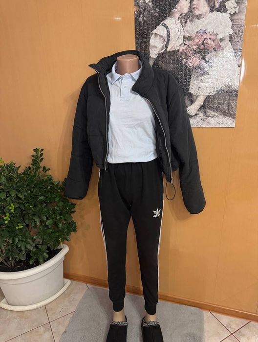 Чорна жіноча куртка PLT