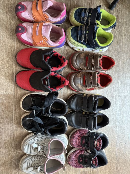 Дитяче взуття, босоніжки, кросівки, черевики 23-26