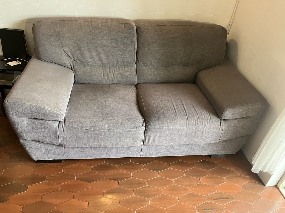 Sofa de dois lugares