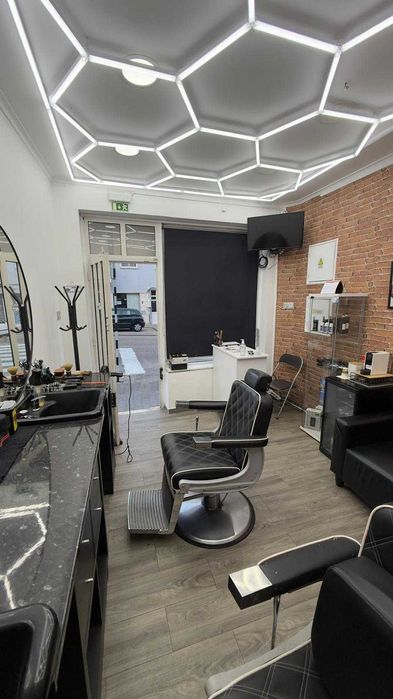 Trespasse de Barbearia em Amora