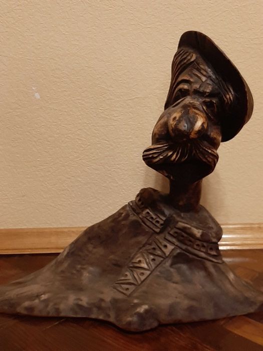 Деревяні авторські скульптури для оформлення і декору приміщення