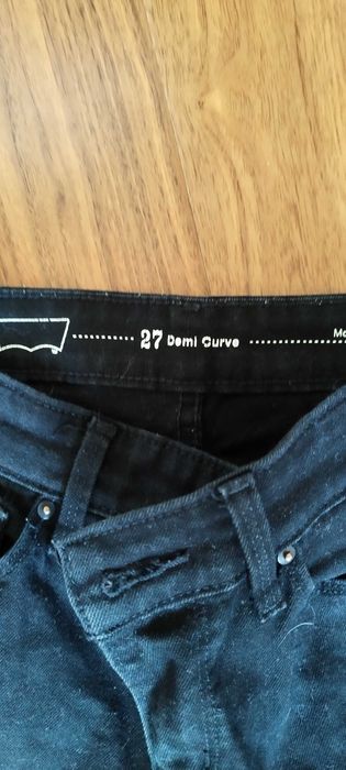 Джинси Levis жіночі