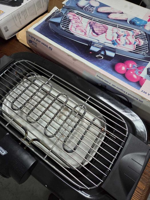 Grill elektryczny Quigg 2000W – sprawny, z pudełkiem