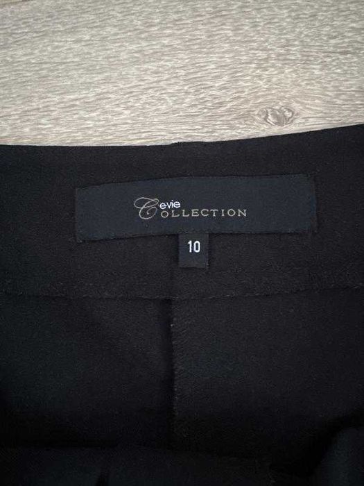 Жіночі класичні шорти, фірма e-vie