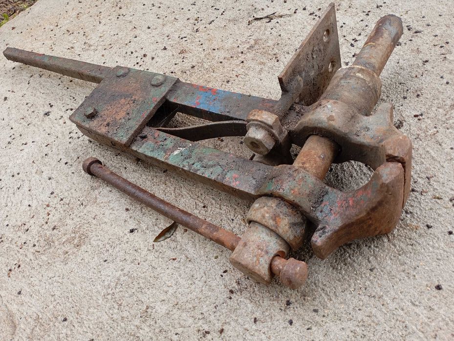 Lote 4 Grandes Torno de Ferreiro Antigo com Haste