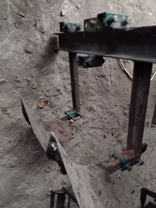 Продам підгортачі картоплі, сівалку,до мотоблока