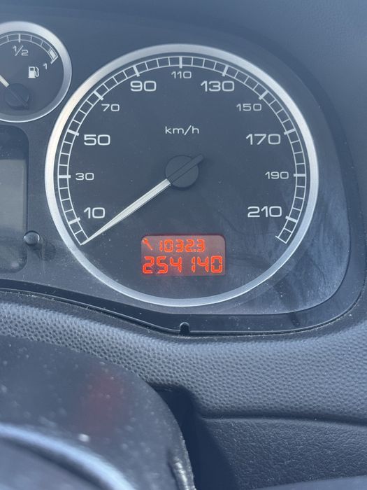 Peugeot 307 SW 2004 1.6 HDI