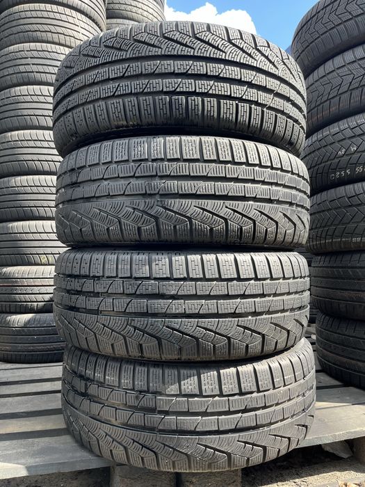 235 50 R19 (зима) Pirelli Sottozero 2022рік