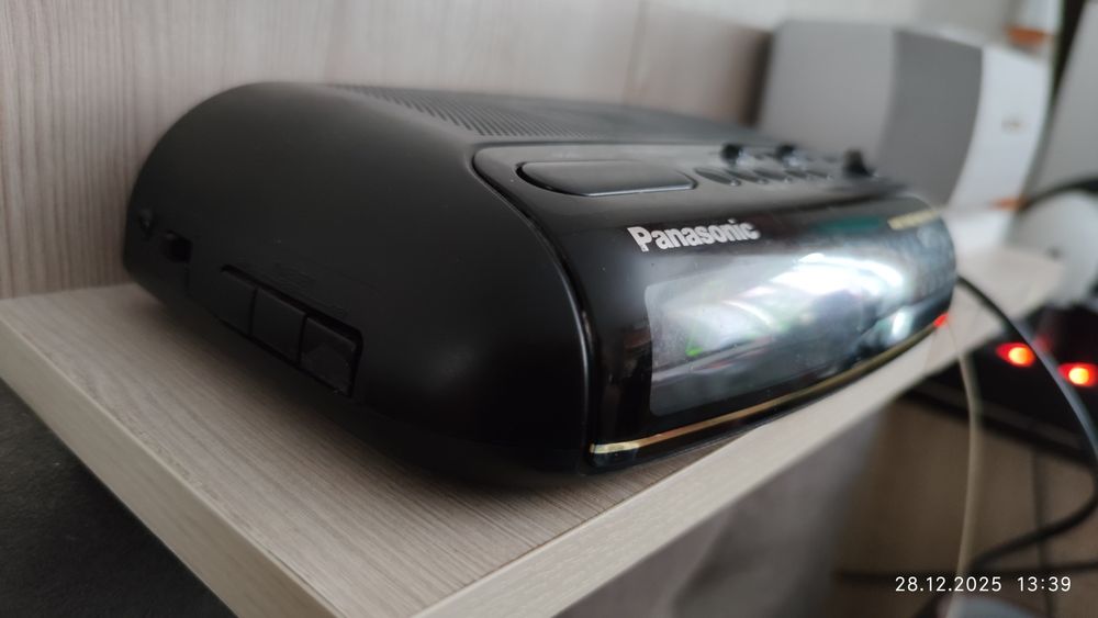 Радиоприемник часы будильник Panasonic RC-6099 (Made in Malaysia)