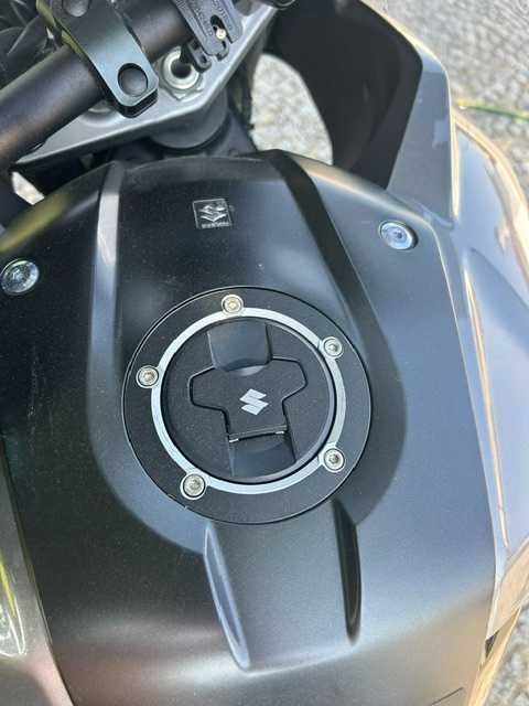 SUZUKI vstrom- 1050