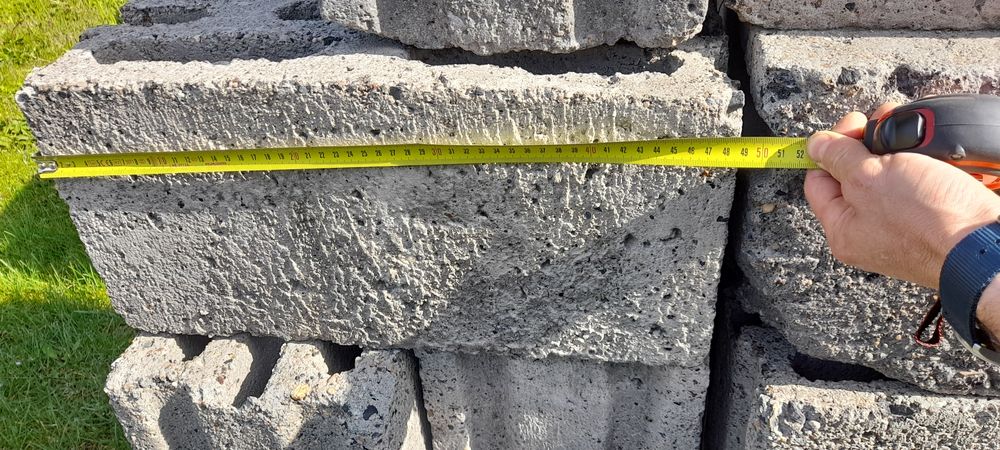 Pustaki bloczki betonowe