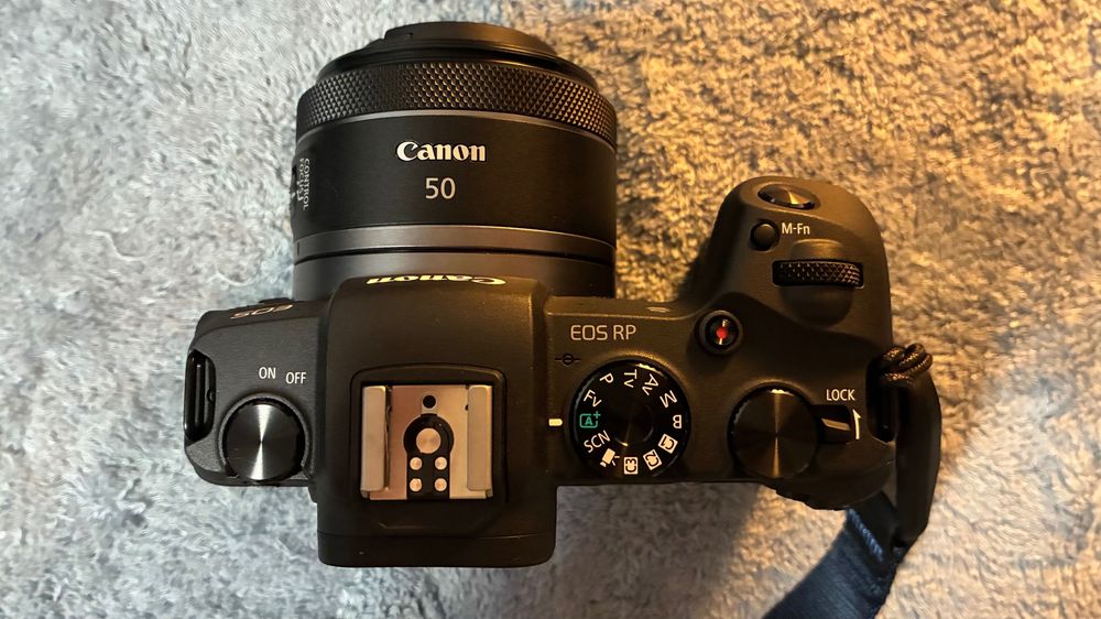 Canon EOS RP + Lente Canon RF 50mm F1.8 STM
