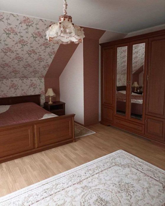 Продам 2 поверховий будинок біля лісу 4374