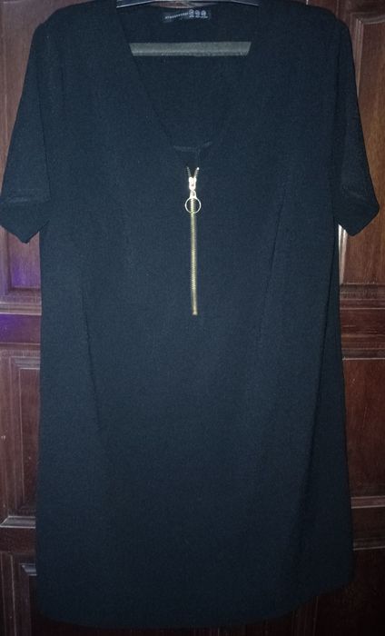 Vestido preto manga curta