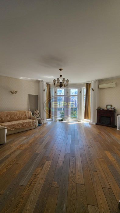 Квартира 3-кімнатна біля Театру Музкомедії