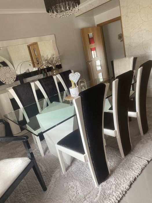 Set of 8 armchairs at a very good price and in good condition! In velvet64552475046529120