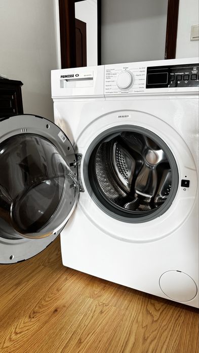 Vendo maquina lava e seca nova com pouco tempo de uso