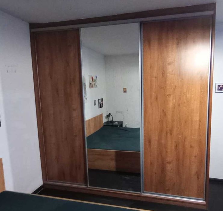 Szafa przesuwna 250x250