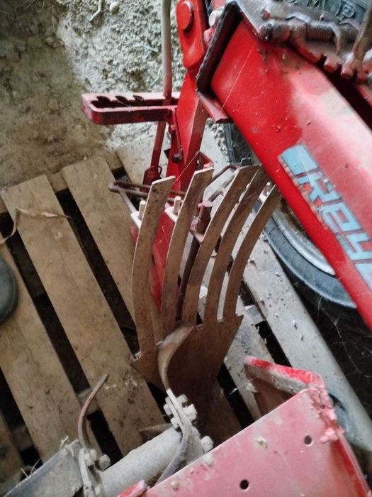 Motocultivador com reboque