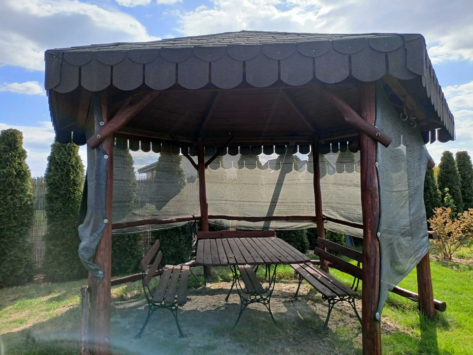 Altanka dębowa z zestawem mebli