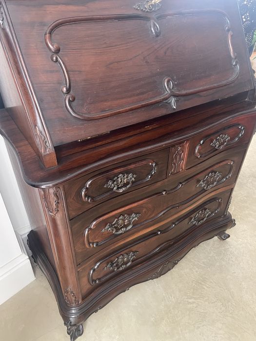 Secretaria/escrevaninha/cómoda estilo D.José vinhático em Pau Santo