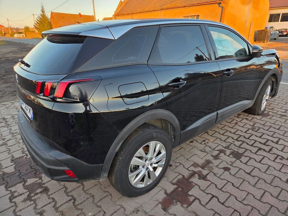 Peugeot 3008 1.2i hybrid 2024r automat