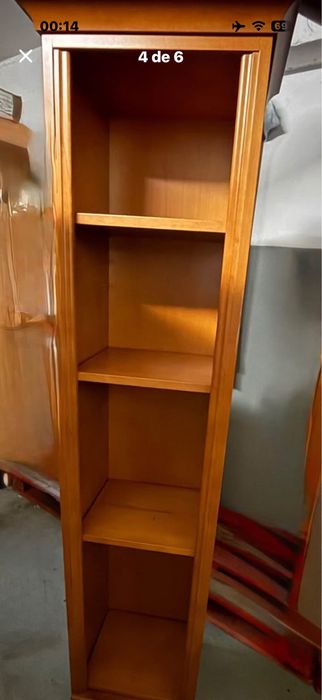 Mobilia em cerejeira.